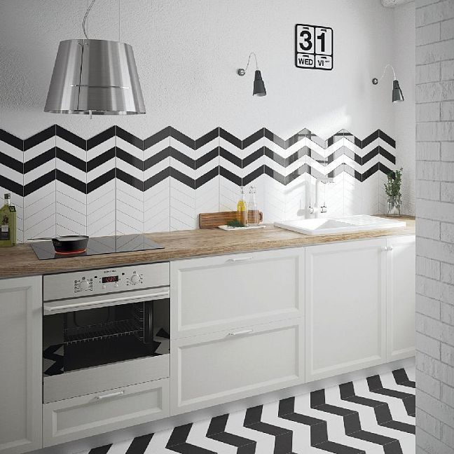 Керамическая плитка Equipe Chevron Wall Black Matt Right 5,2x18,6