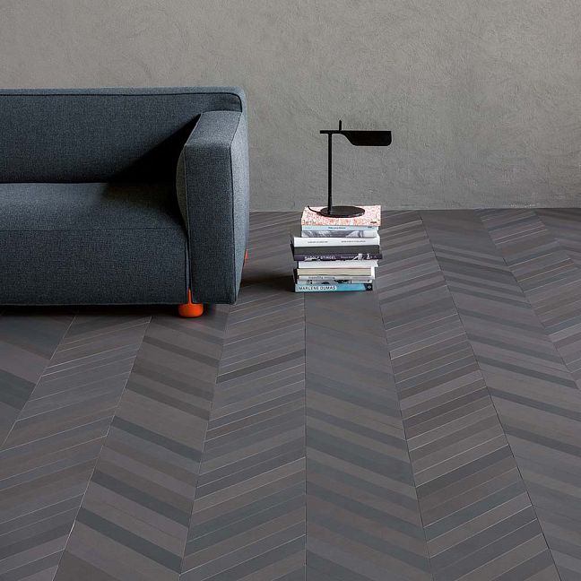 Керамогранит Mutina Mews Chevron Lead 5.5x19.6 см, графитовый